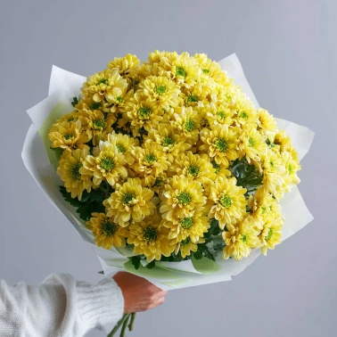 Монобукет из хризантем «Солнечное касание»