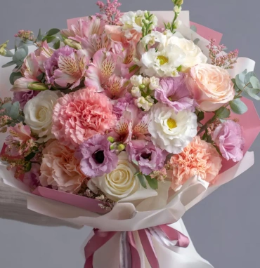 Букет с альстромериями «Калейдоскоп чувств»