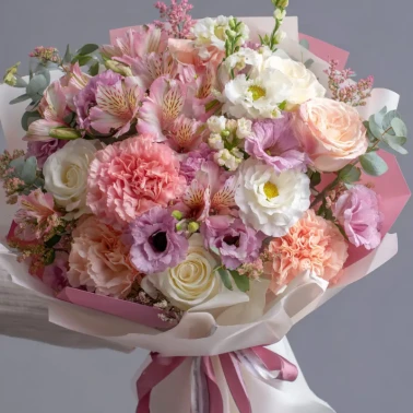 Букет с альстромериями «Калейдоскоп чувств»