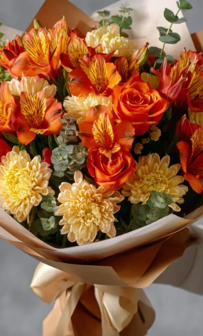 Букет с альстромериями «Тропический акцент»