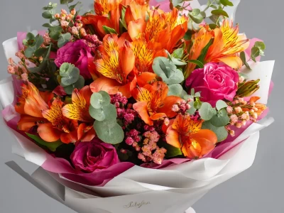 Букет с альстромериями «Заряд энергии»