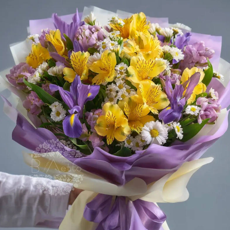 Букет с альстромериями &laquo;Солнечная вспышка&raquo;