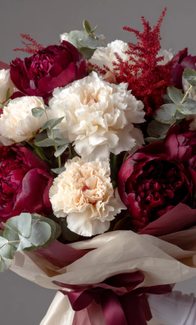 Букет с пионами «Бархатный шелест»