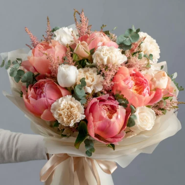 Букет с пионами «Медовый этюд»