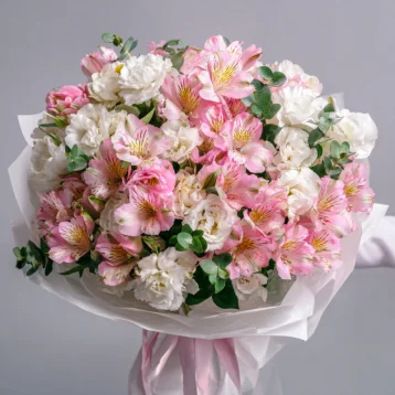 Букет с эустомами «Чистое вдохновение»