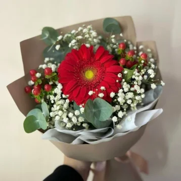 Красный акцент букета