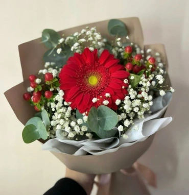 Красный акцент букета