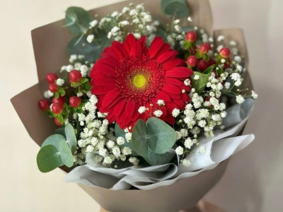 Красный акцент букета