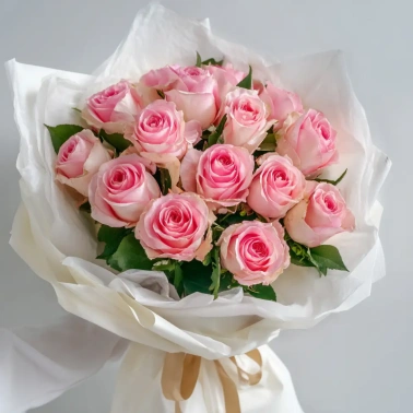 15 розовых эквадорских роз