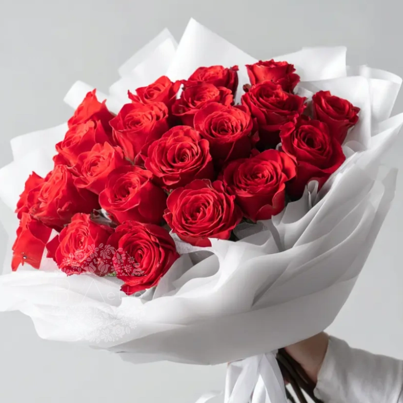 Красные розы &laquo;Пламя любви&raquo;