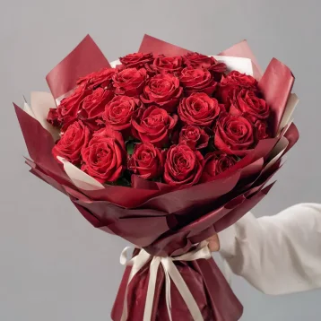 Красные розы «Искры страсти»